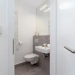 Saska Blu Premium By Renters Apartment